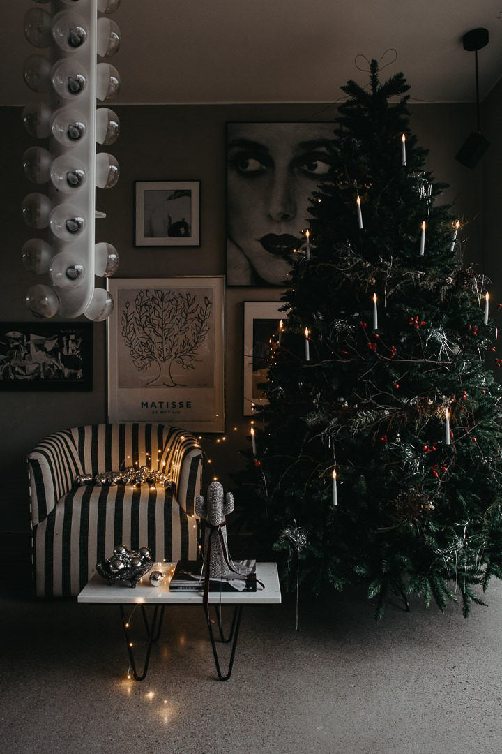 Christmas tree lights with 16 narrow lights - 8