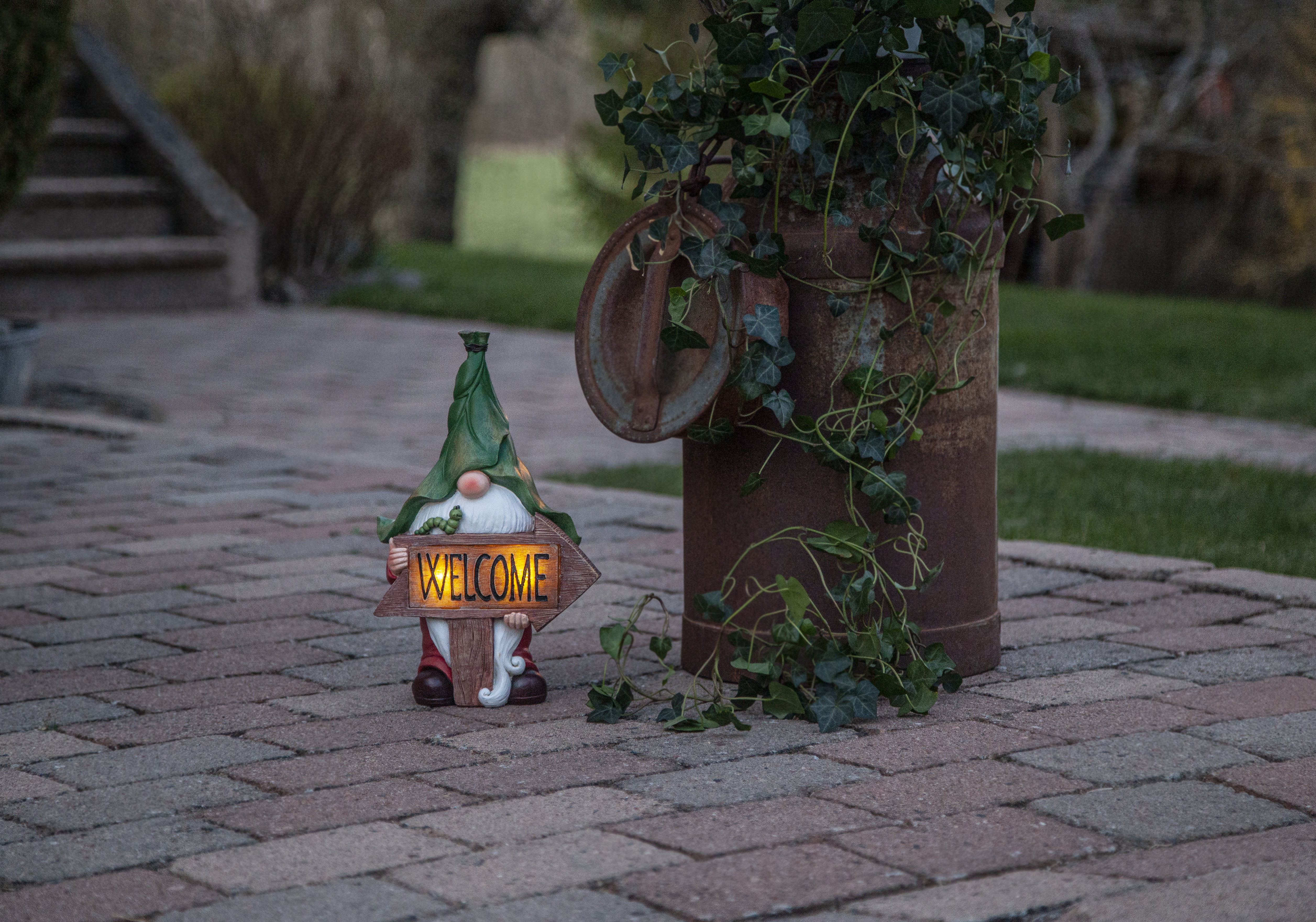 Solar-powered decoration - Garden gnome - Gnome - 33x21x12 cm - 4
