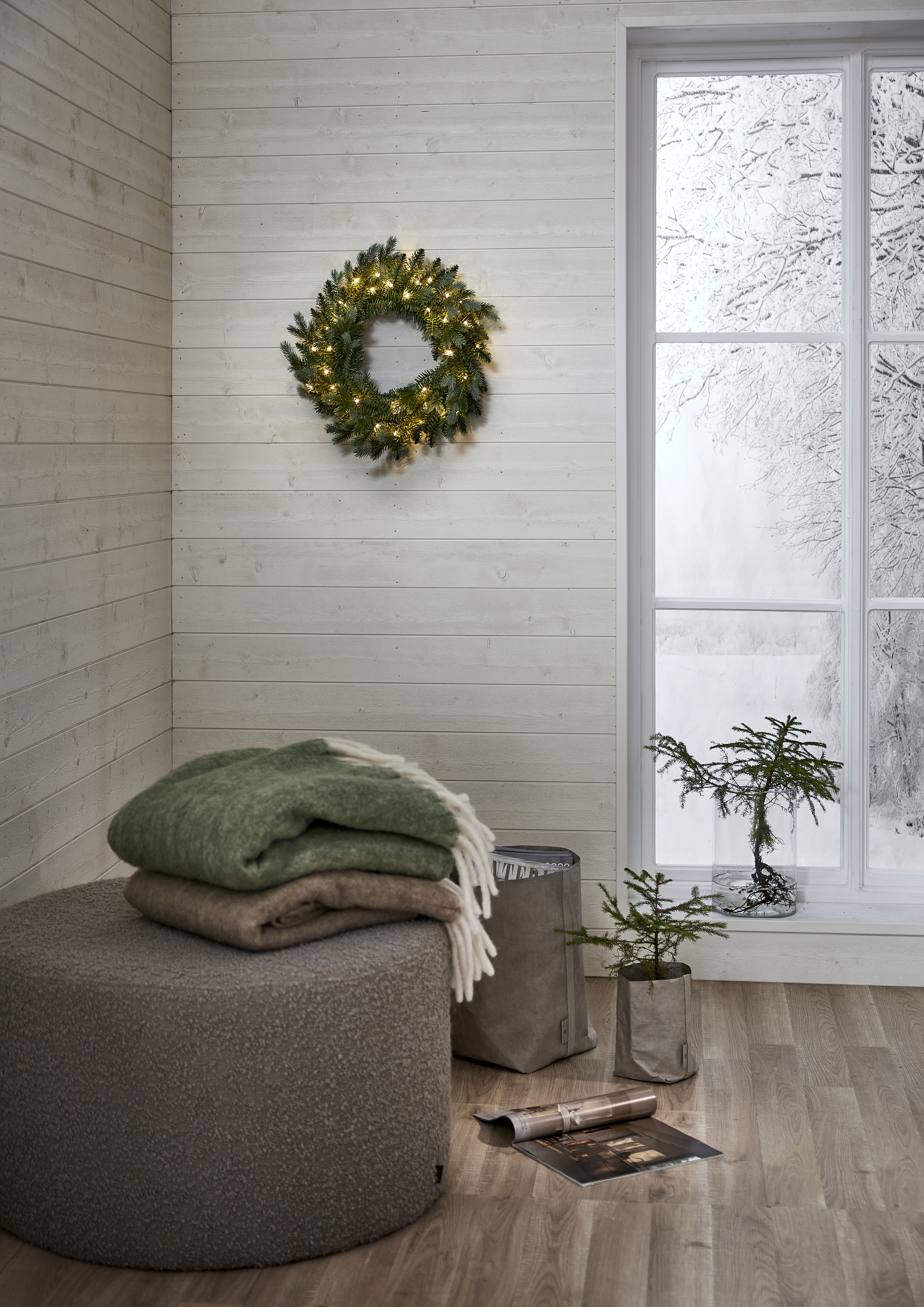 Wreath with lighting - 55x55 cm - 7