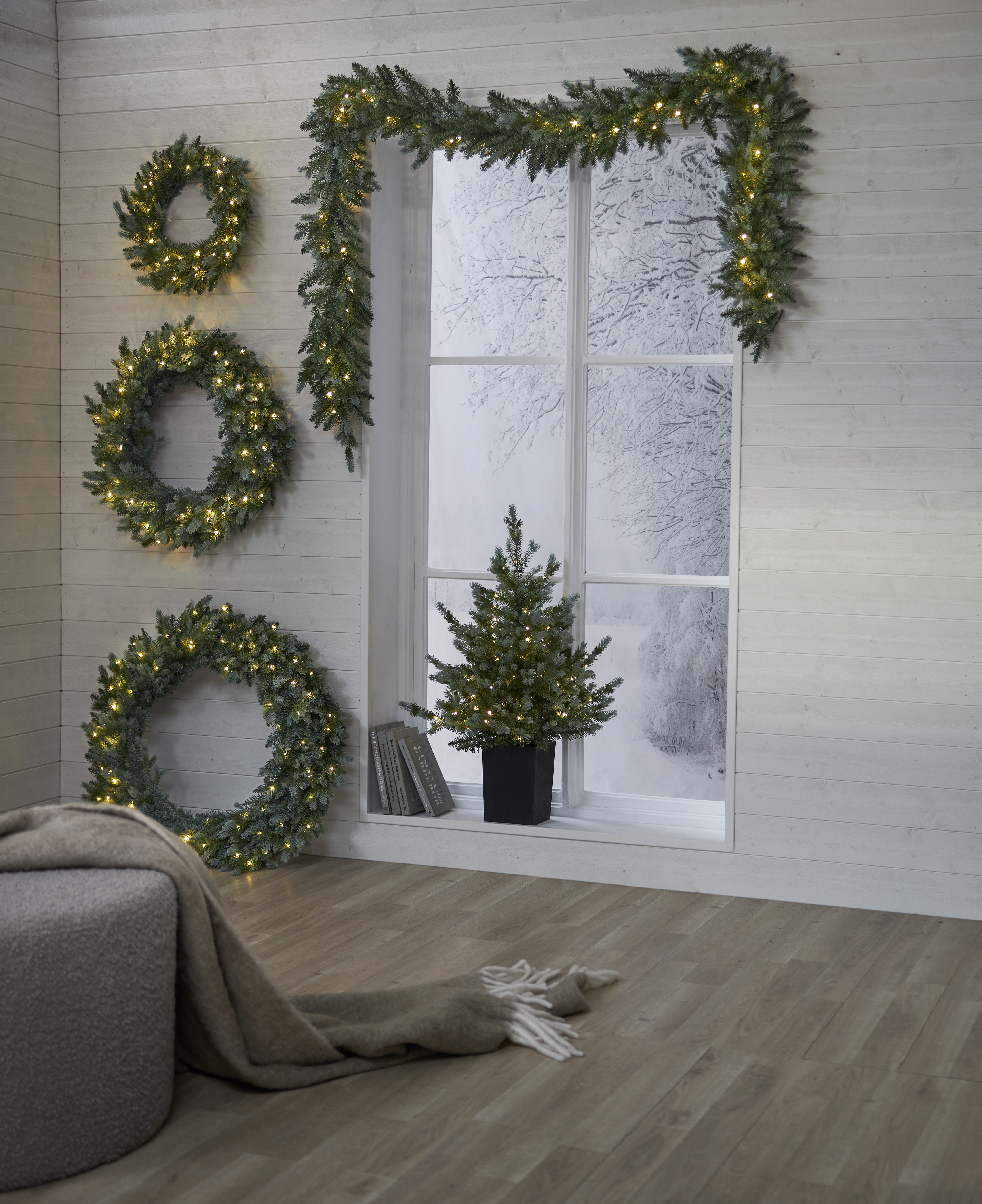 Wreath with lighting - 55x55 cm - 9