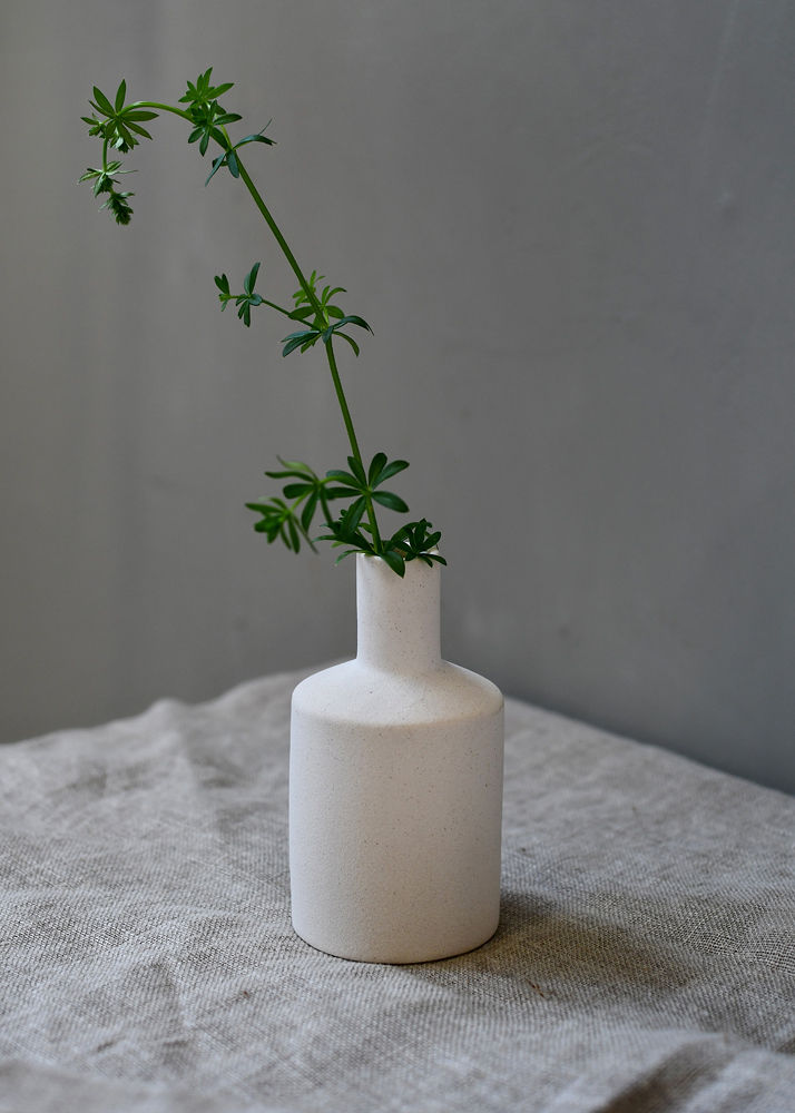 Straight white vase - 7x13 cm - 2