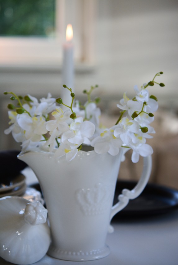 CROWN JUG LARGE PORCELAIN - 2