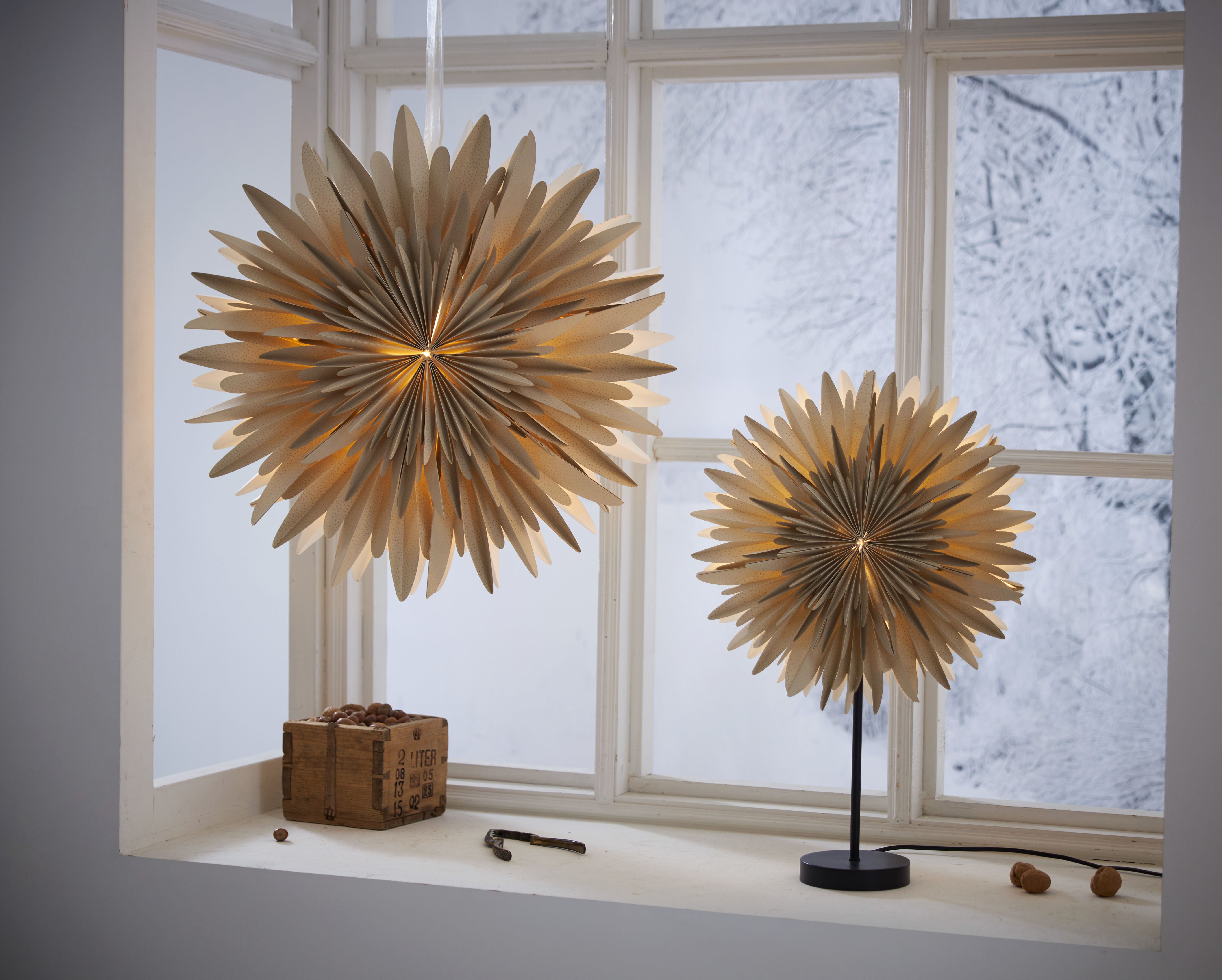 Adventsstjärna - Pappersstjärna Winter - Grå/Guld - 60x60 cm - 6
