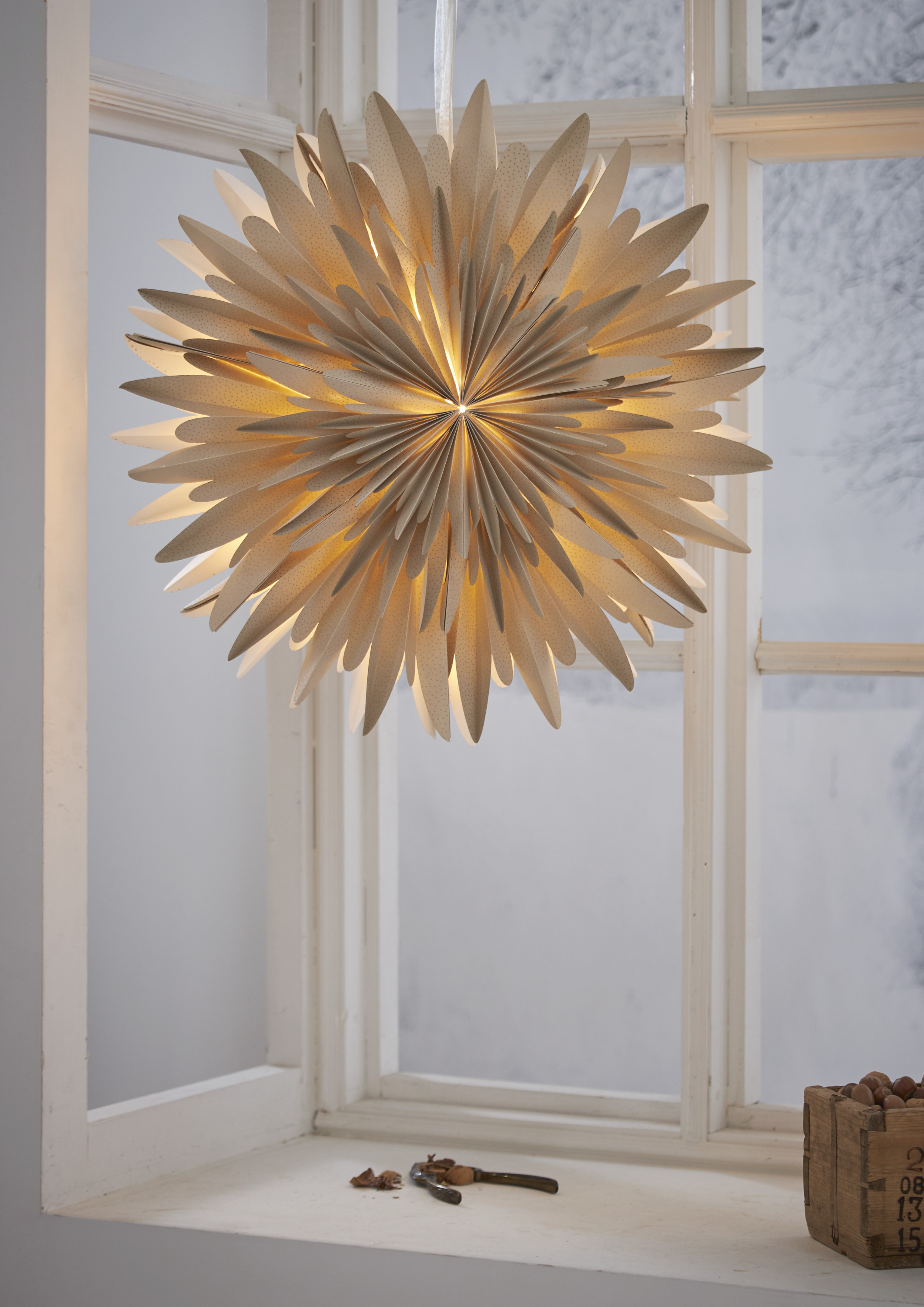 Adventsstjärna - Pappersstjärna Winter - Grå/Guld - 60x60 cm - 8