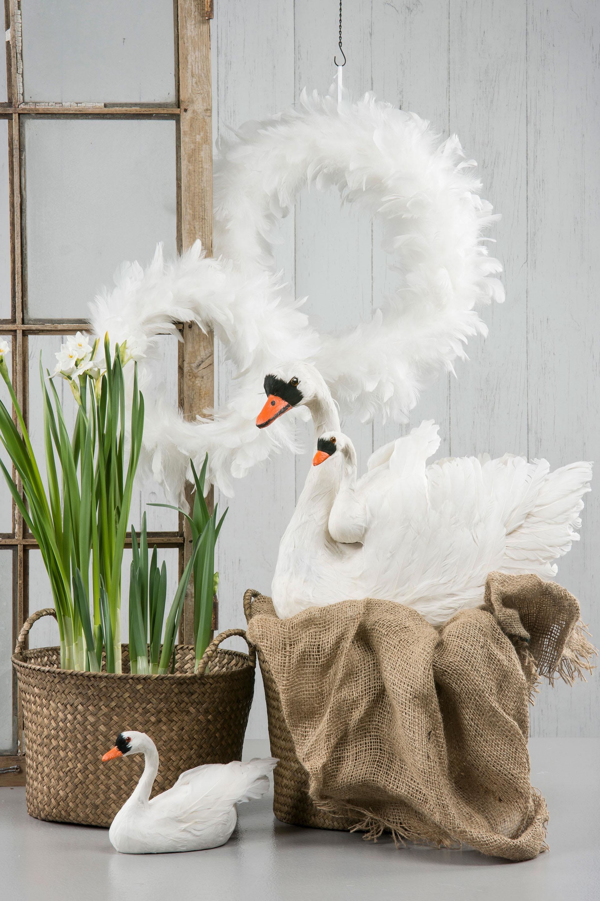 Wreath with feathers - White - 25 cm - 2