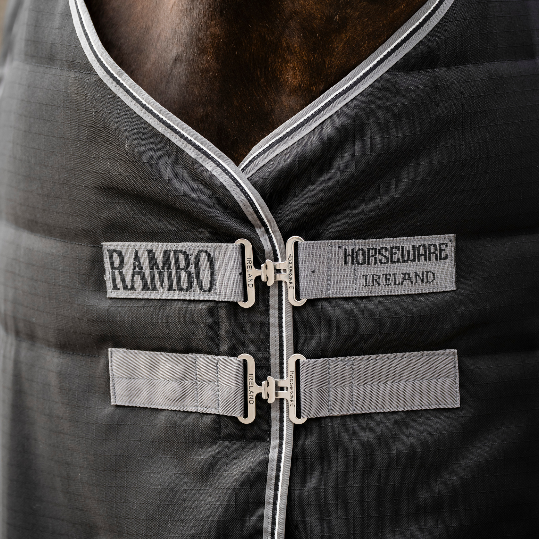 RAMBO STABLE RUG 200GR - 11
