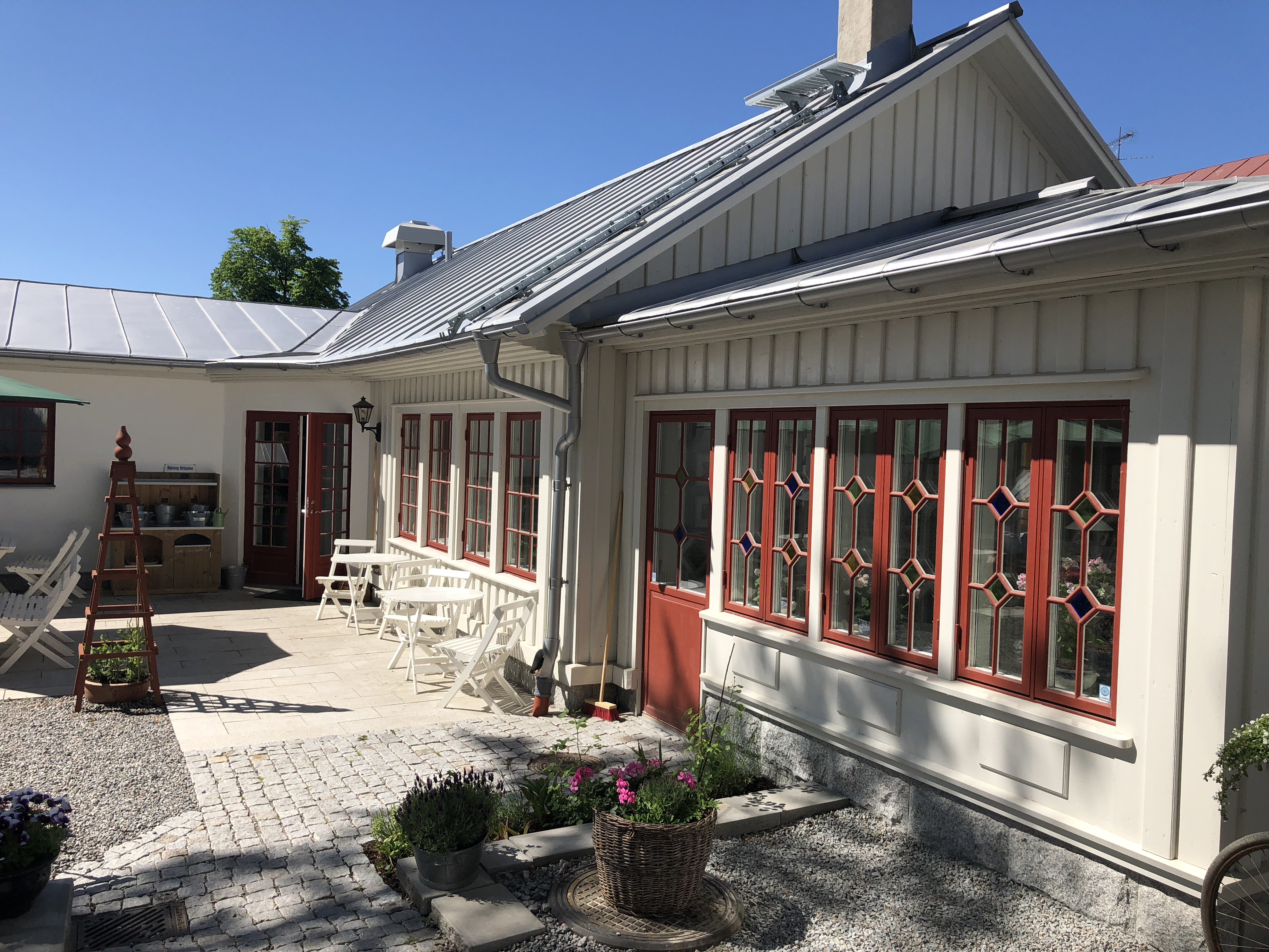 ELINS BAKGÅRD I ARVIKA - 7