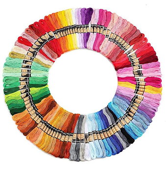 SY001 - 100 dockor broderigarn / moulinegarn