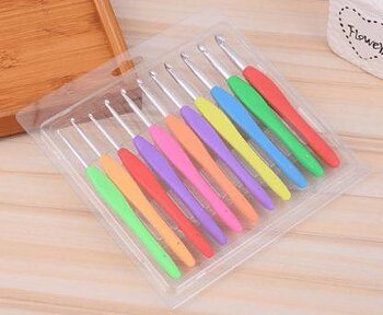 Set med 11 st. ergonomiska virknålar