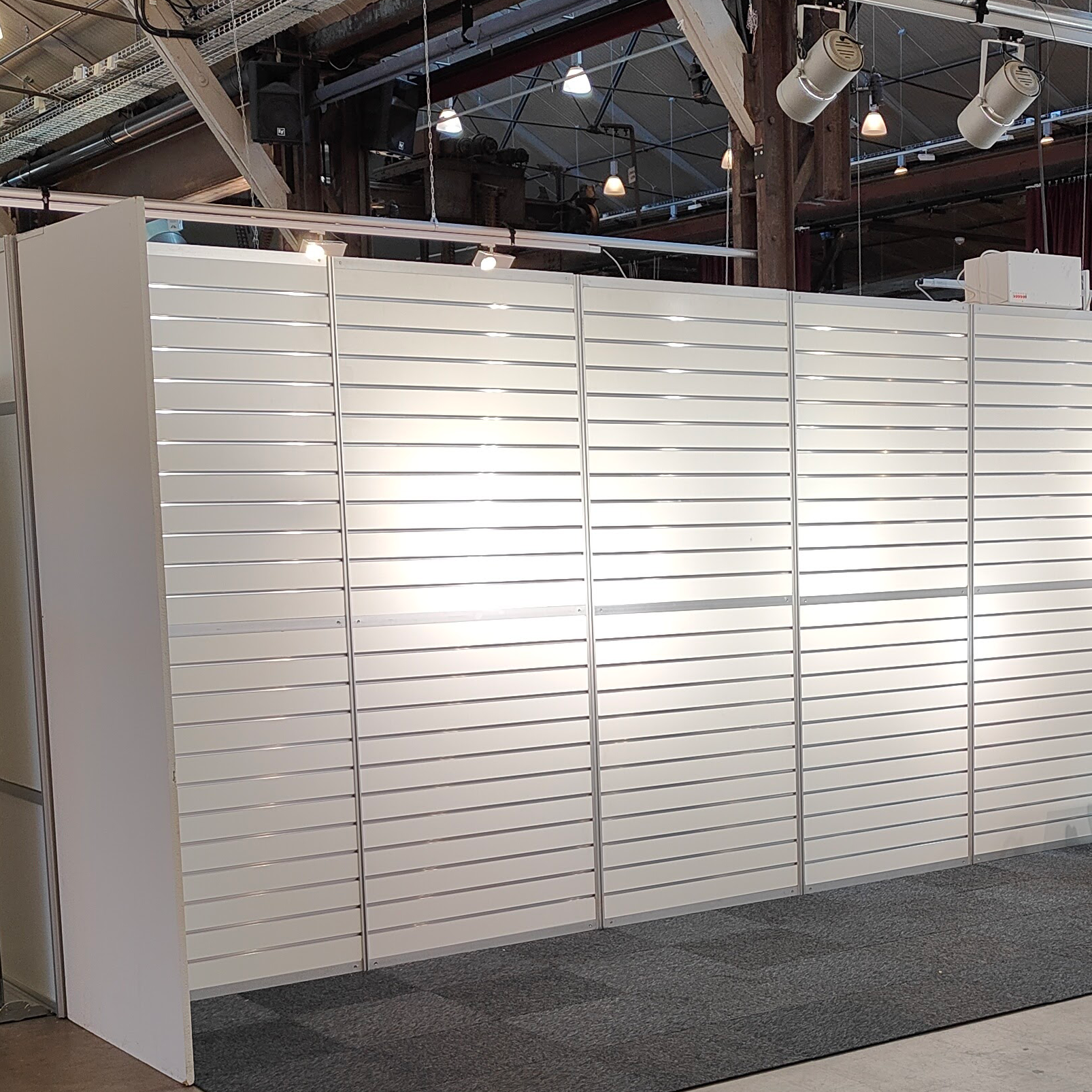 Spårpanel (Slatwall)