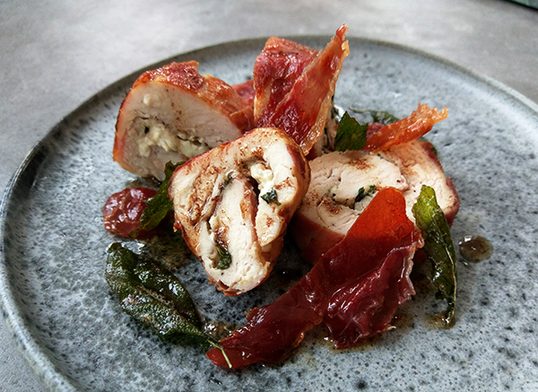 Kycklingrullader med fetaost, oregano & parmaskinka