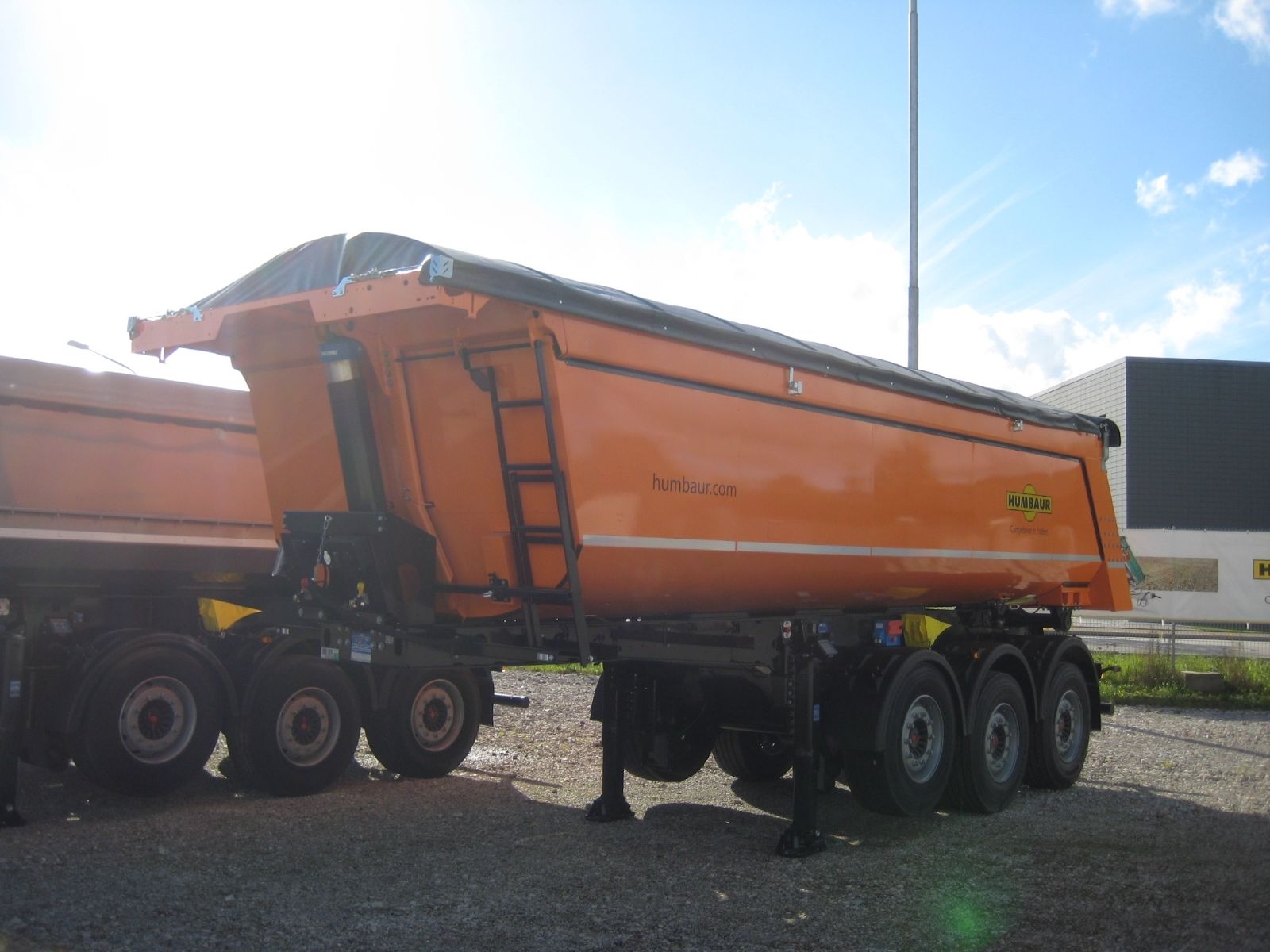 Tipp trailer