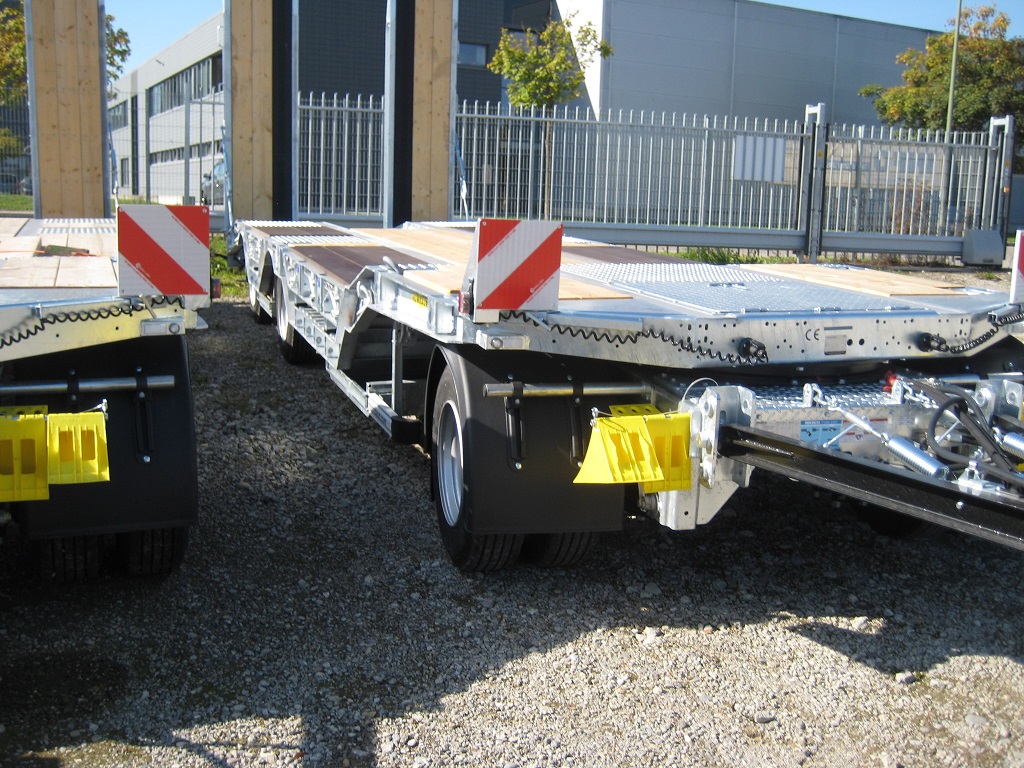 8,5m 3 axel hjulfickor maskinsläp Humbaur - 4
