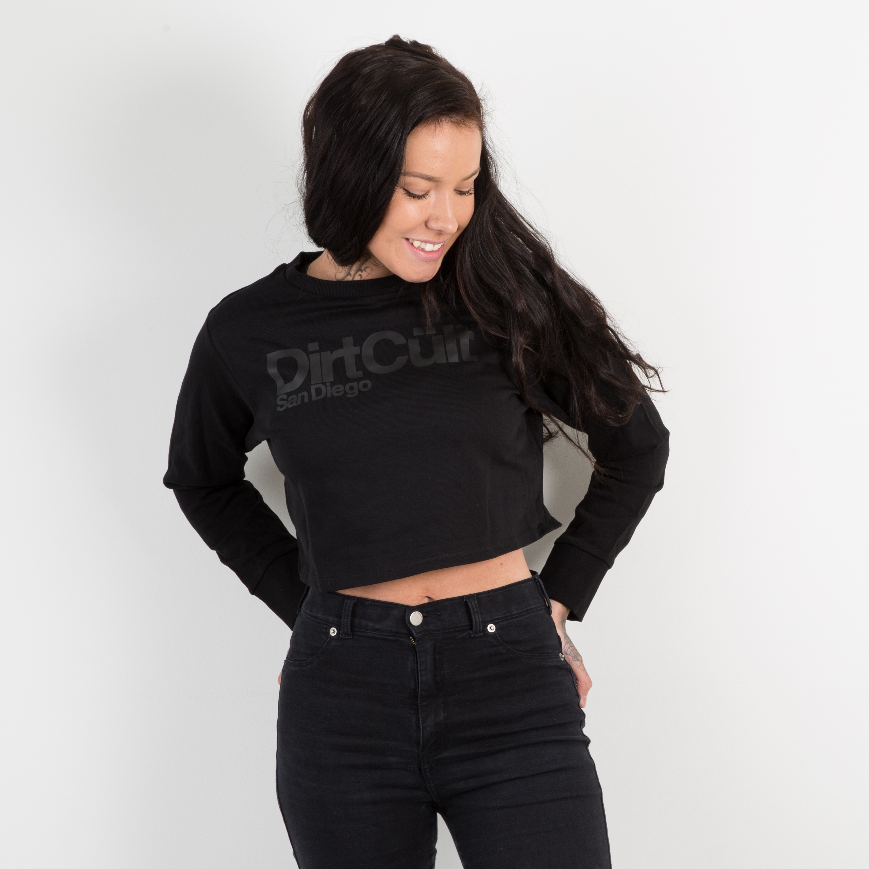 cropped crew neck