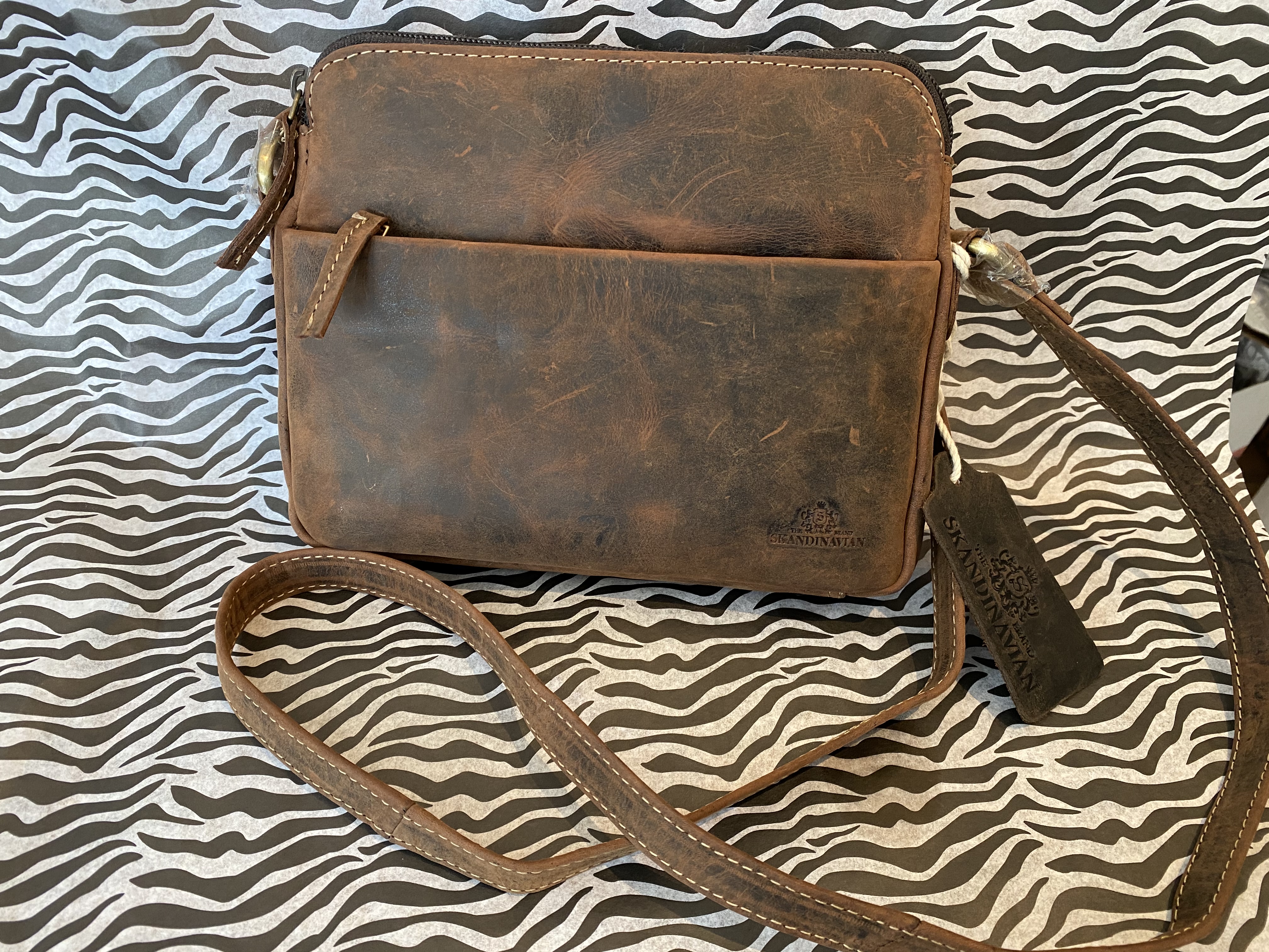 Crossbody i läder liten