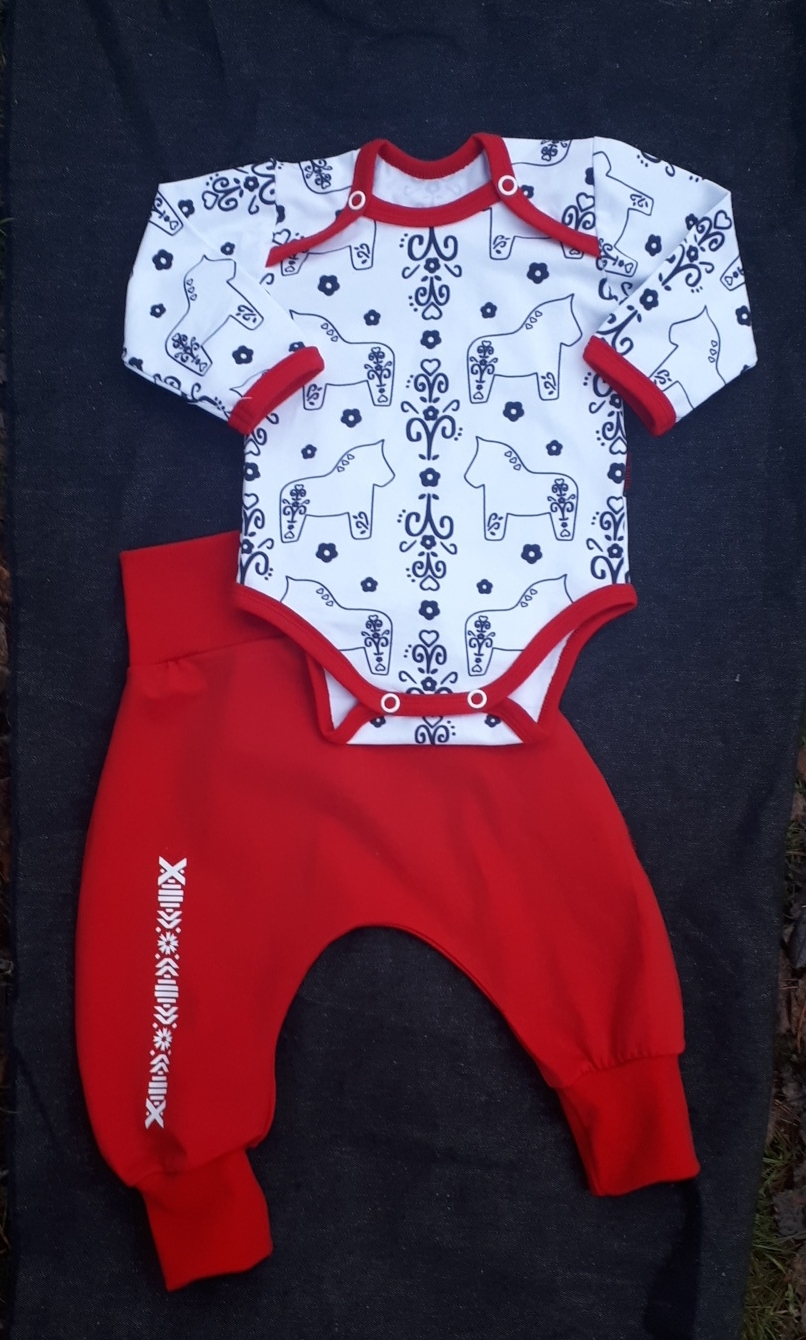 Set med body och baggybyxa (vit med svarta hästar) - 4