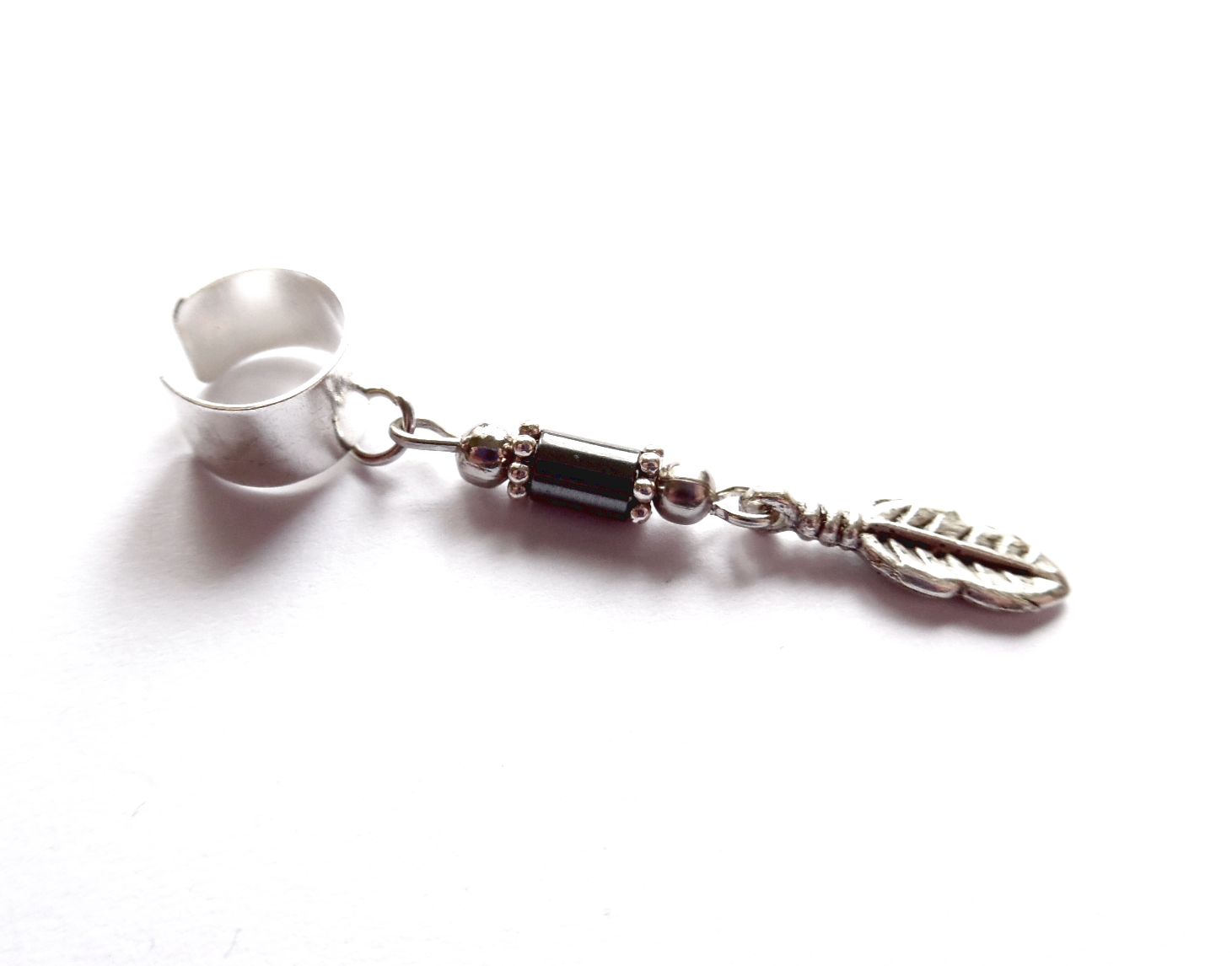 Ear cuff med hematit