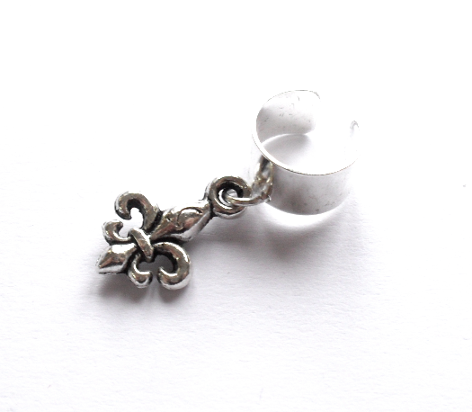 Ear cuff med fransk lilja