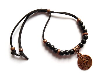 Armband med labyrint