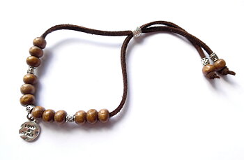 Armband med berlock