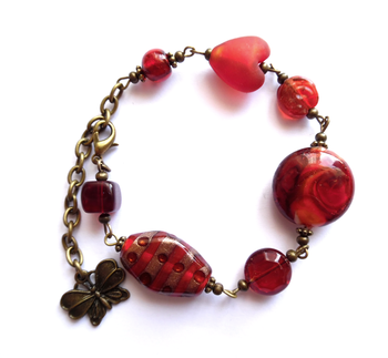 Armband i rött