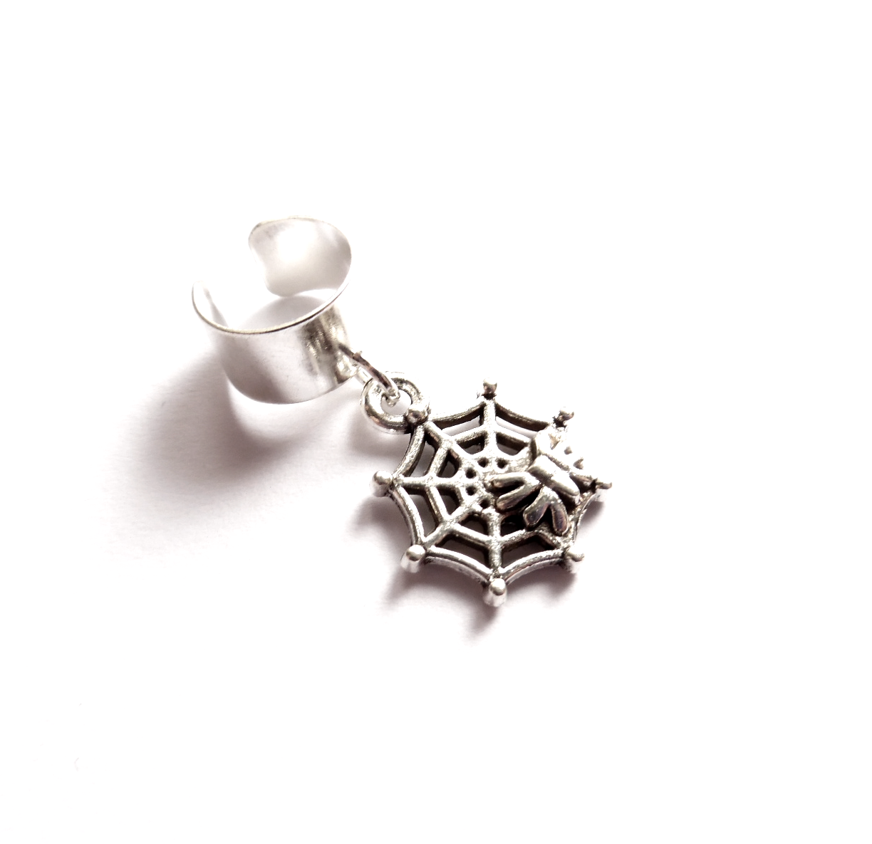 Ear cuff med spindelnät