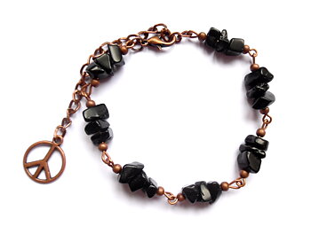 Armband med pärlor av onyx