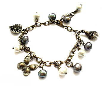 Armband med odlade pärlor