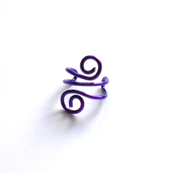 Lila ear cuff