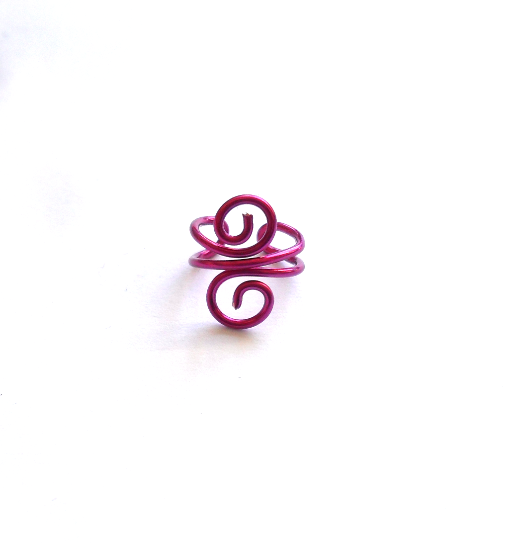 Cerise ear cuff