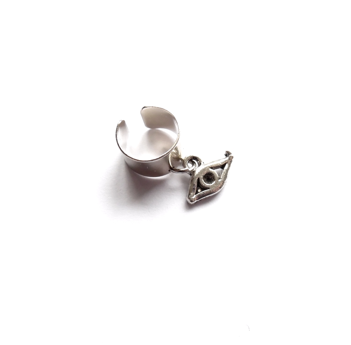 Ear cuff med Horus öga