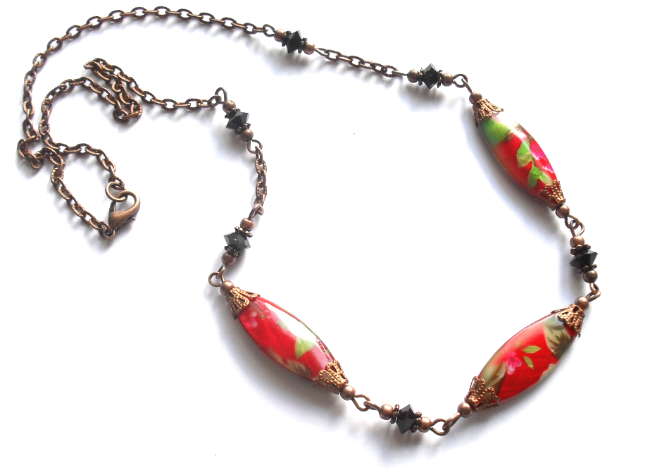 Halsband med snäckskal