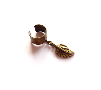 Ear cuff med löv