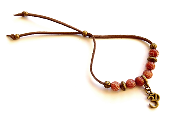 Armband med aum/ohm