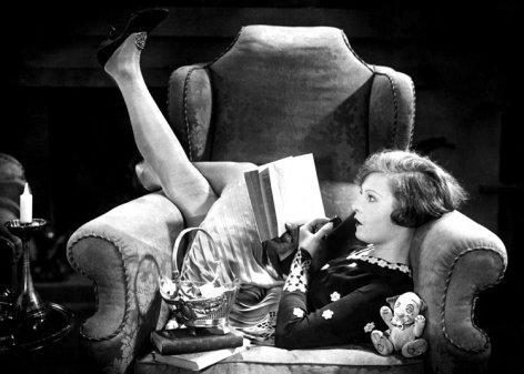S/V : Lillian Harvey, Actress reading - Kort med kuvert