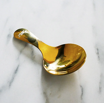 A nice cup of tea : Tehuset Javas teskopa Guld - för teburken, sockerskålen eller godispåsen
