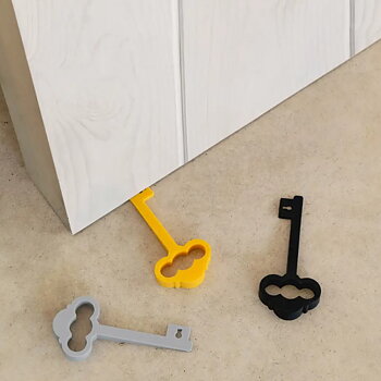 Balvi : My Castle - Door stop & holder - Svart Dörrstopp med två funktioner i form av en nyckel