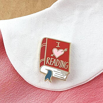 I love reading : Enamel Pin