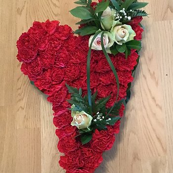 Begravningsblomma - begravningshjärta böjt mix - nr 217