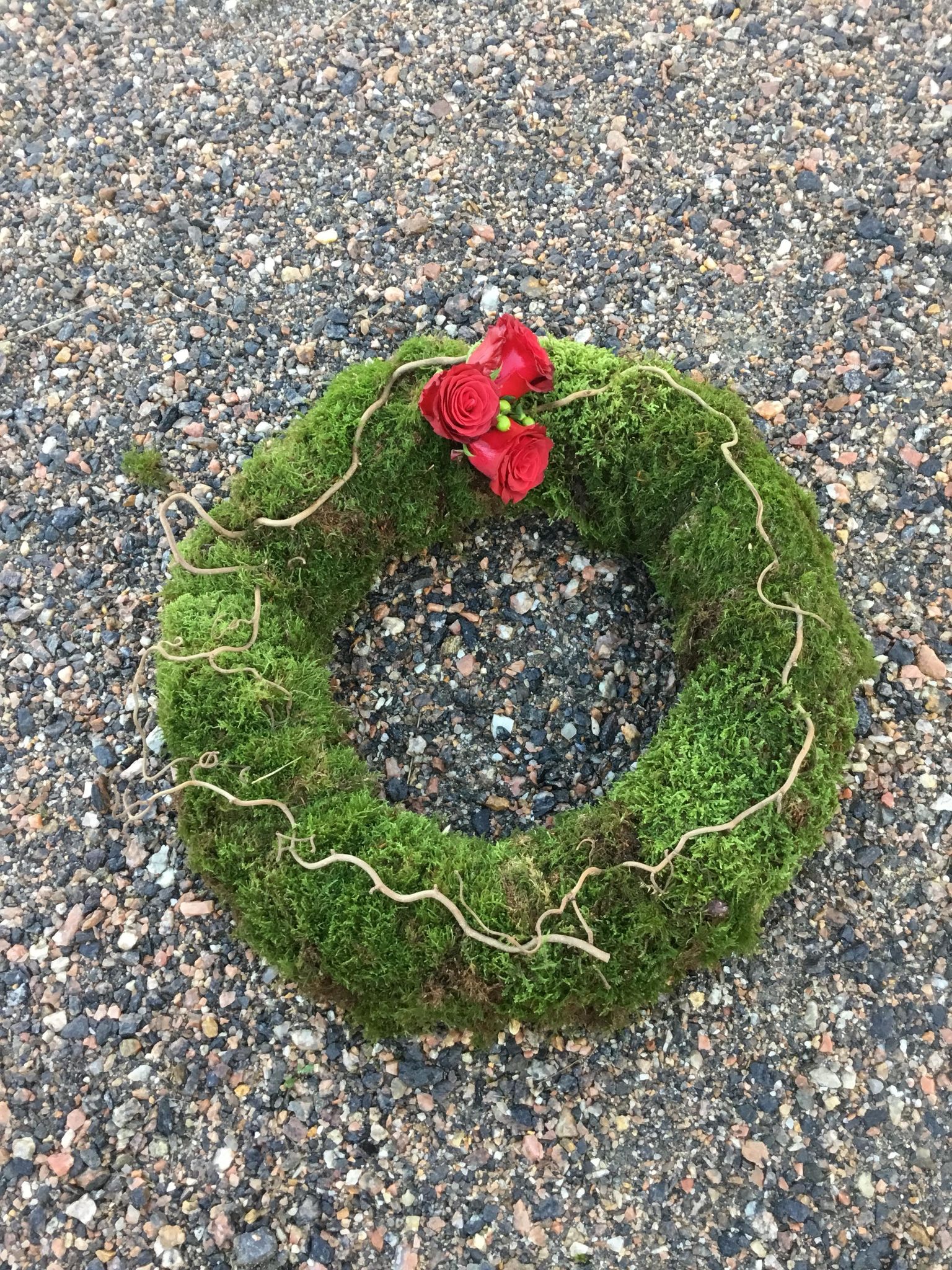Begravningsblomma - begravningskrans natur med mossa - nr  111