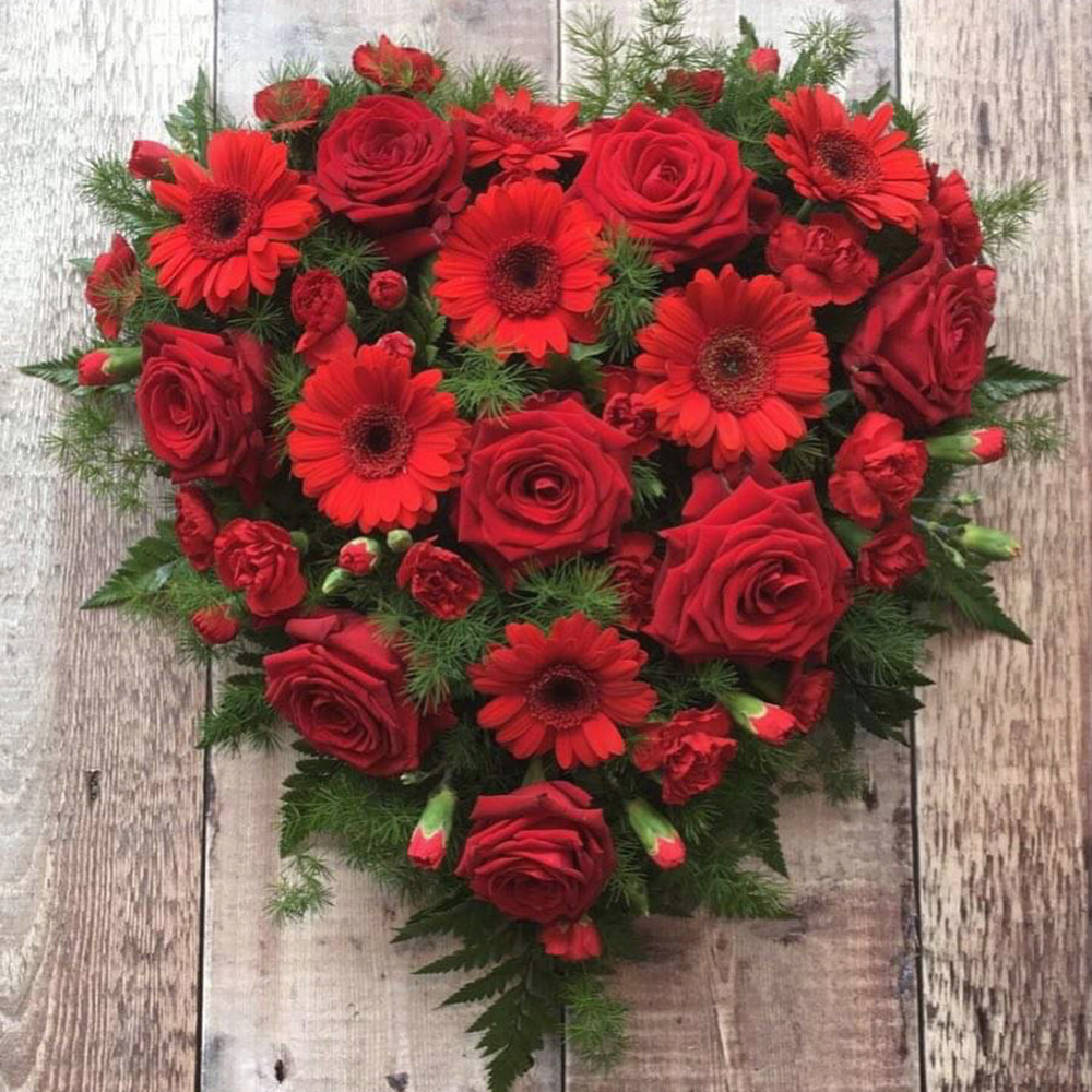 Blomsterdekoration hjärta med rosor och gerbera - nr 206