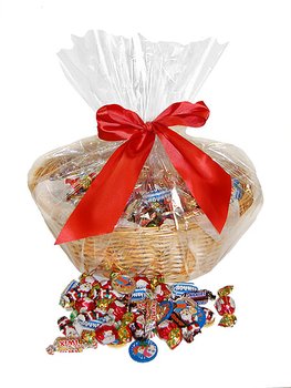 Härlig julkorg med 3 kg choklad