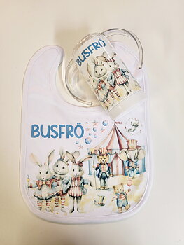 Paketpris: Nappflaska och haklapp - Cirkus