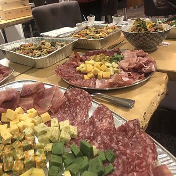 Italiensk buffé 2026 (färgglad pastasallad med tonfisk)
