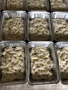 Focaccia classica, färdig att gräddas