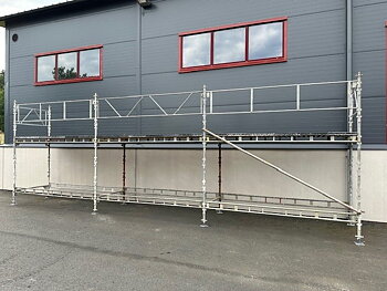 930 Beg Haki 9 x 4m - 1,2m djup med plasttrall