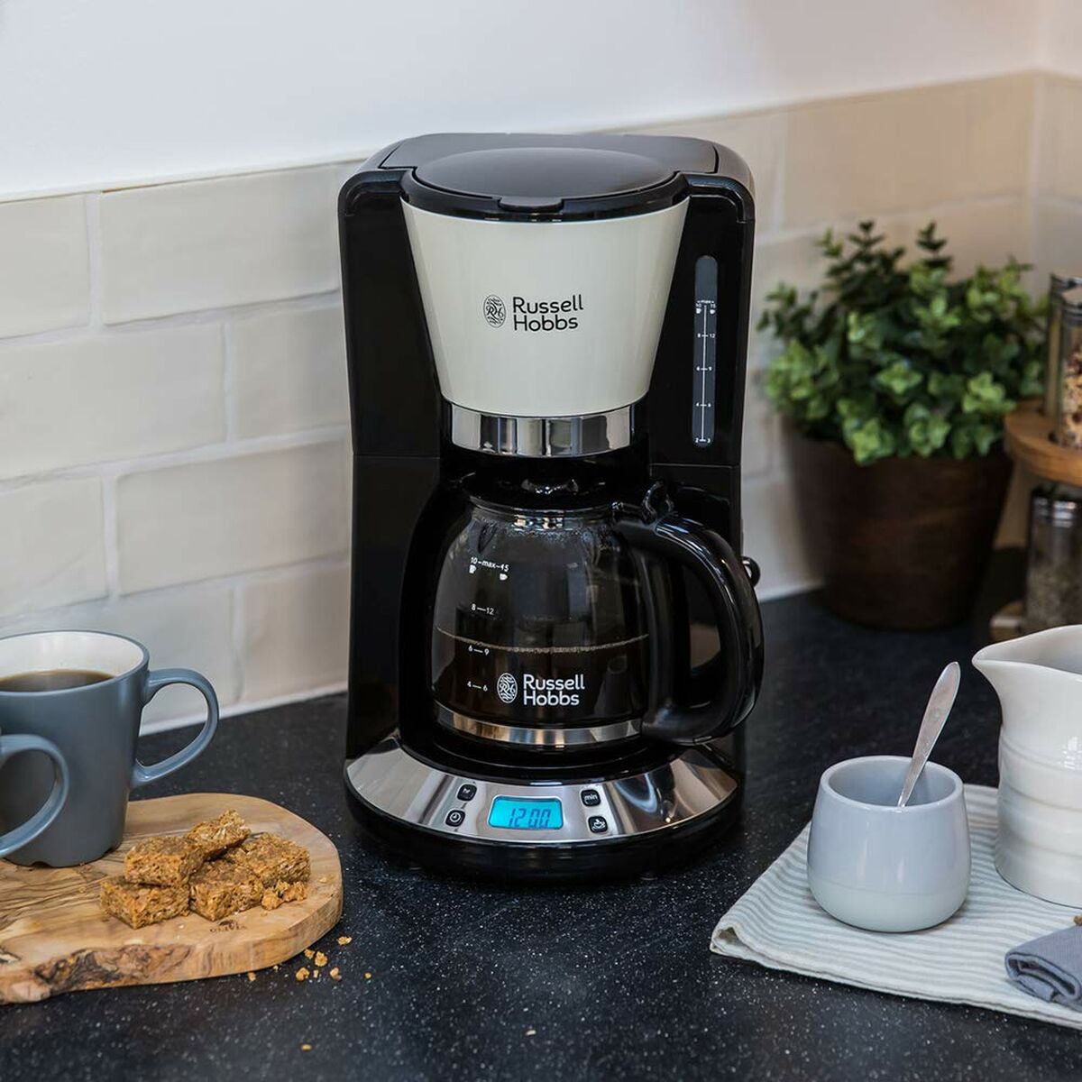 Kaffebryggare Russell Hobbs 24033-56 1100 W 15 Csészék Kräm - 2