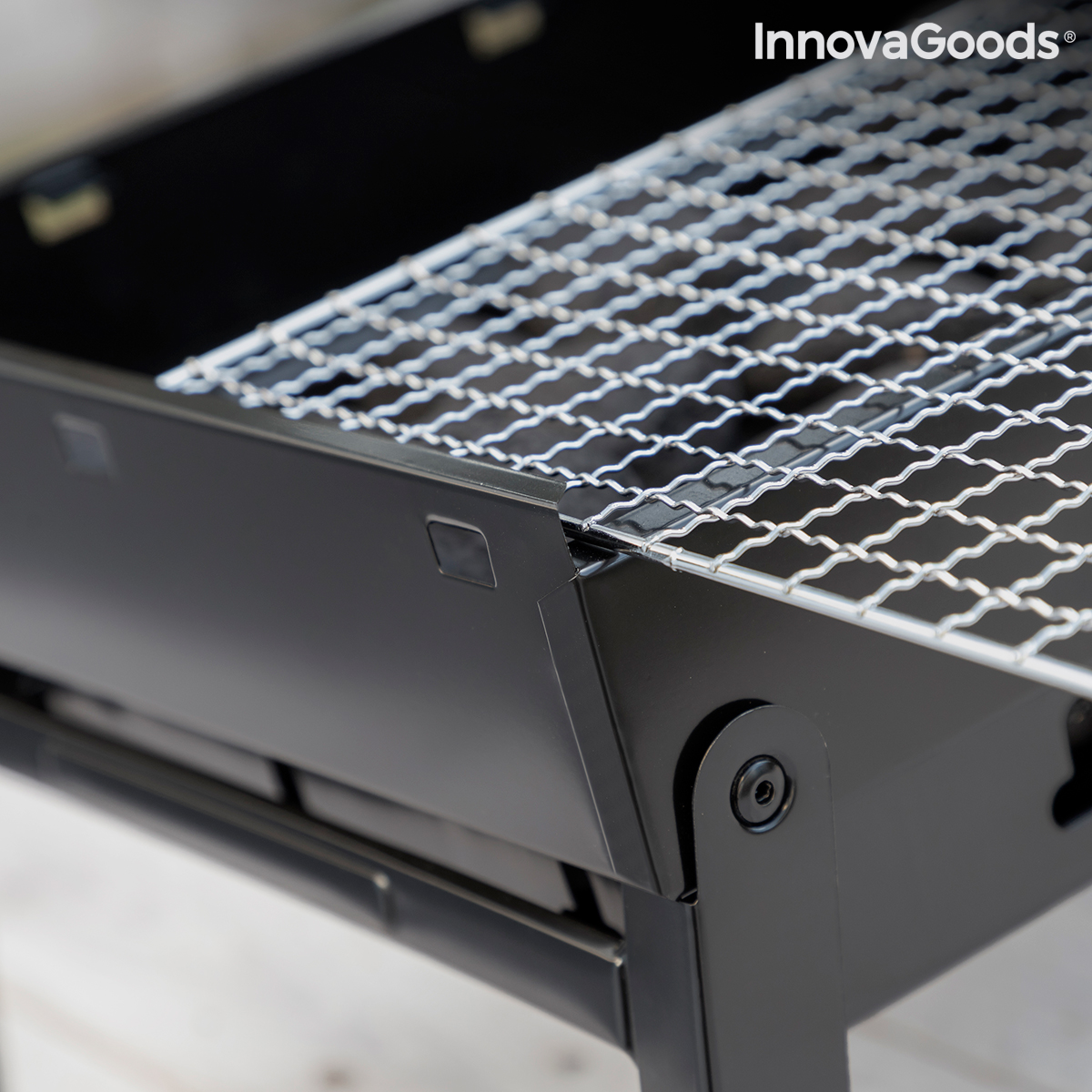 Hopfällbar bärbar kolgrill för användning med träkol BearBQ InnovaGoods - 5