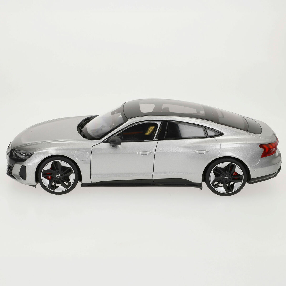 Bil Bburago GT-Audi RS E-TRON GT 2022 1:18 - 3