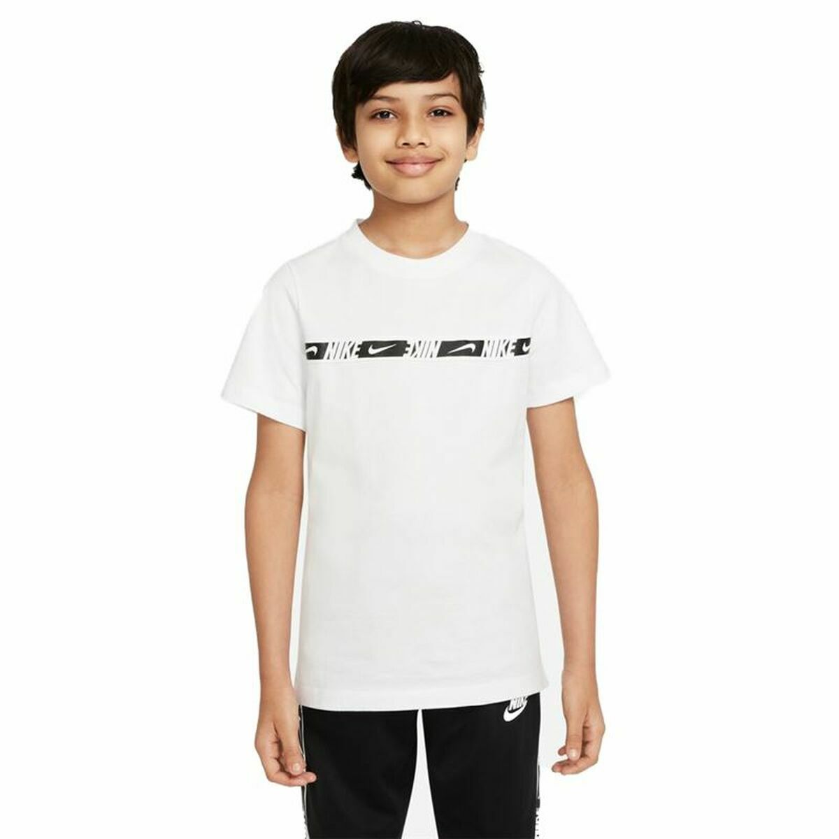Barn T-shirt med kortärm Nike B-Repeat Vit